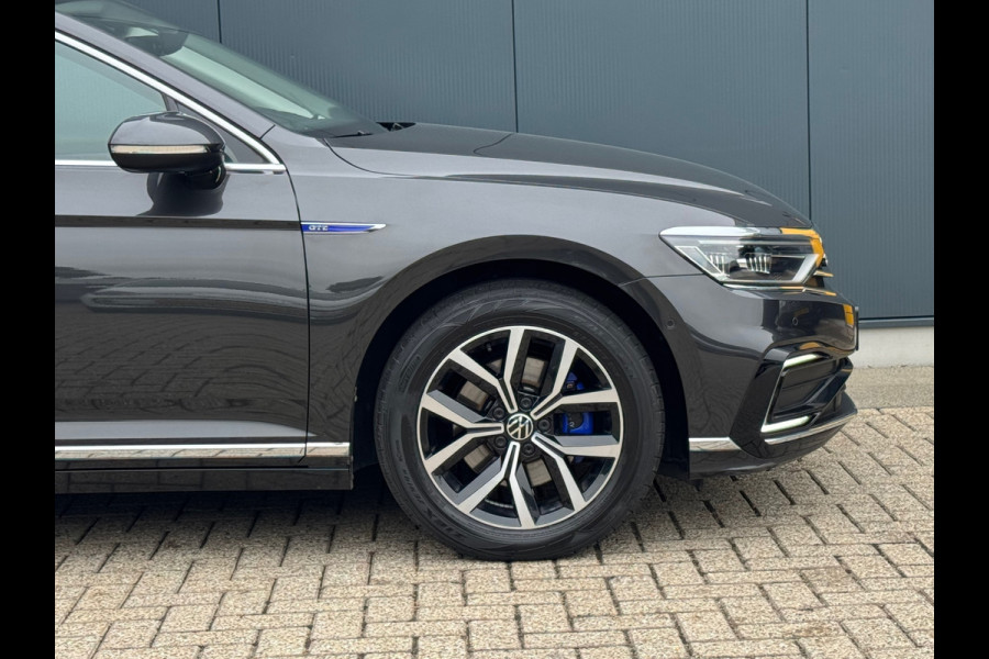 Volkswagen Passat Variant 1.4 TSI PHEV GTE * Trekhaak * Head-up Display * Matrix Led * Side Assist *