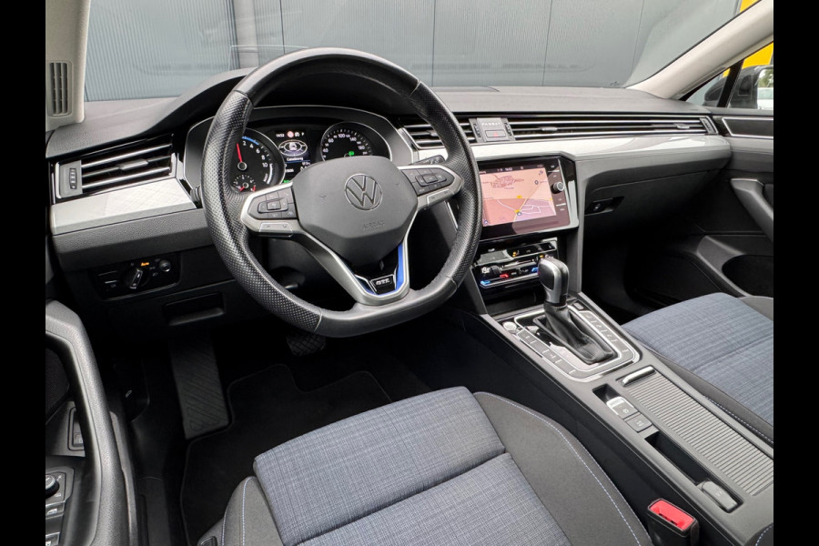Volkswagen Passat Variant 1.4 TSI PHEV GTE * Trekhaak * Head-up Display * Matrix Led * Side Assist *