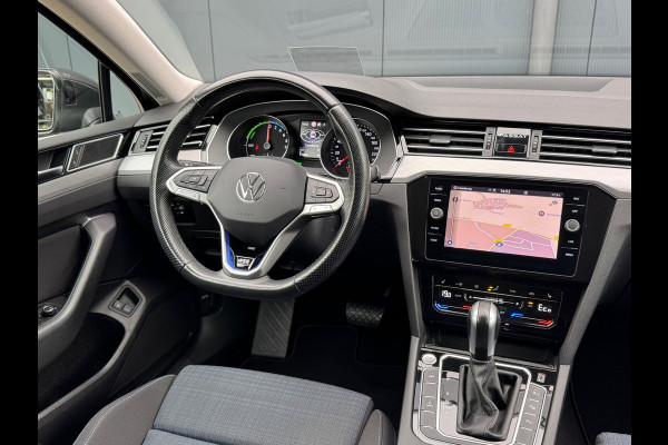 Volkswagen Passat Variant 1.4 TSI PHEV GTE * Trekhaak * Head-up Display * Matrix Led * Side Assist *