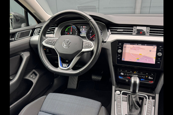 Volkswagen Passat Variant 1.4 TSI PHEV GTE * Trekhaak * Head-up Display * Matrix Led * Side Assist *