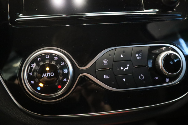 Renault Captur 1.2 TCe Intens Parkeerhulp Camera Elec ramen + spiegels Privacy glass Renault Captur 1.2 TCe Intens Parkeerhulp Camera Elec ramen + spiegels Privacy glass