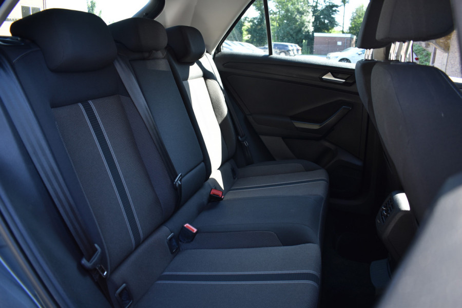 Volkswagen T-Roc 1.5 TSI 150PK DSG Style NAVI/PDC/CARPLAY