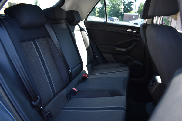 Volkswagen T-Roc 1.5 TSI 150PK DSG Style NAVI/PDC/CARPLAY