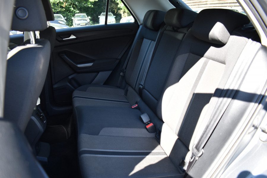 Volkswagen T-Roc 1.5 TSI 150PK DSG Style NAVI/PDC/CARPLAY