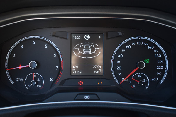 Volkswagen T-Roc 1.5 TSI 150PK DSG Style NAVI/PDC/CARPLAY