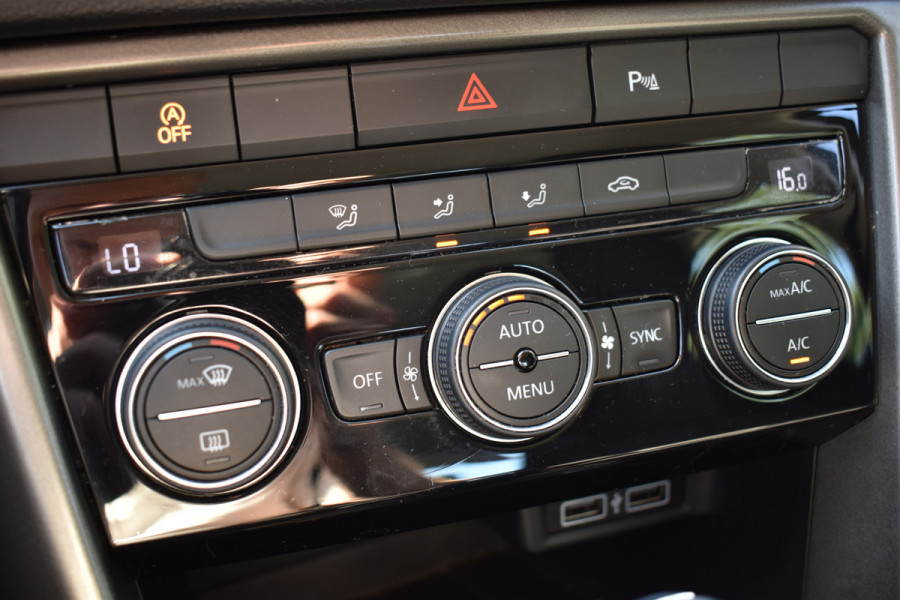 Volkswagen T-Roc 1.5 TSI 150PK DSG Style NAVI/PDC/CARPLAY