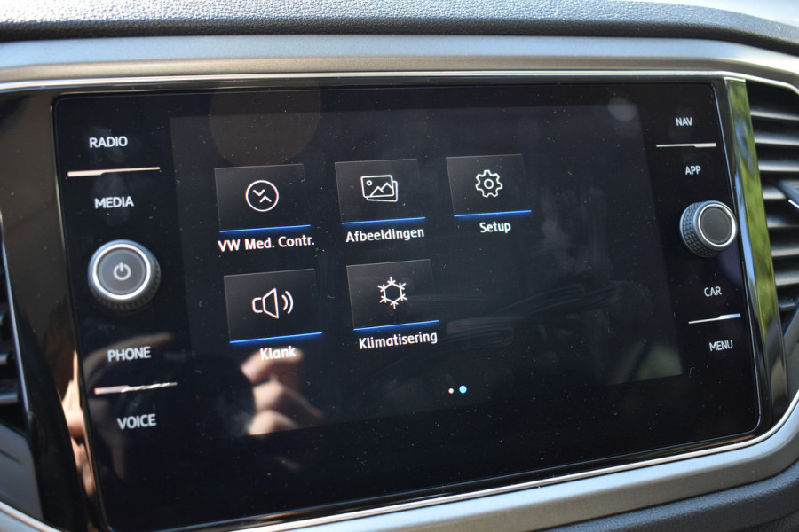 Volkswagen T-Roc 1.5 TSI 150PK DSG Style NAVI/PDC/CARPLAY