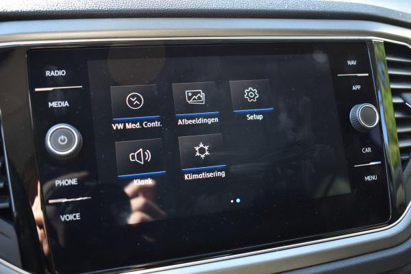 Volkswagen T-Roc 1.5 TSI 150PK DSG Style NAVI/PDC/CARPLAY