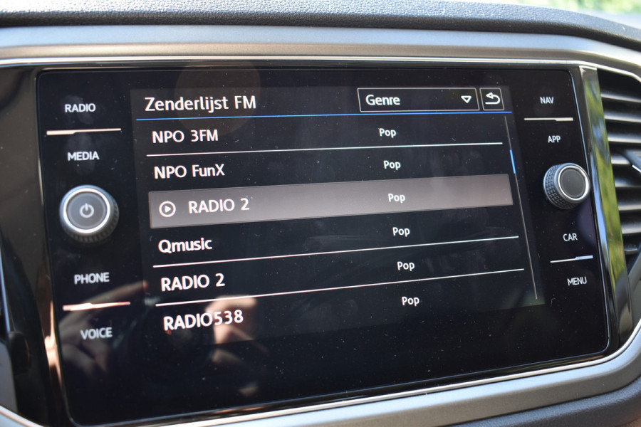 Volkswagen T-Roc 1.5 TSI 150PK DSG Style NAVI/PDC/CARPLAY