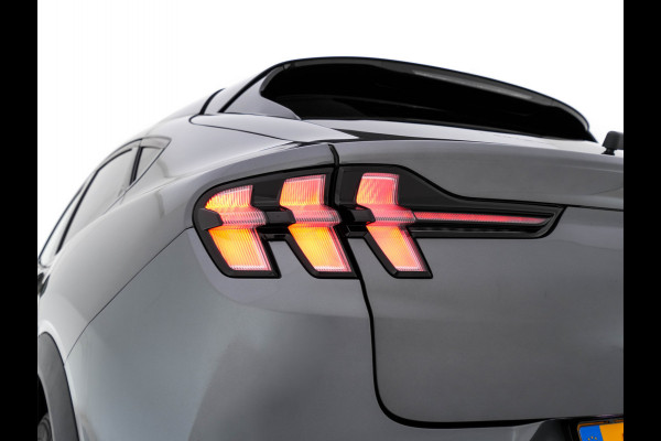Ford Mustang Mach-E RWD 75 kWh [ 3-Fase ] {SOH-94%} (INCL-BTW) *PANO | LUXURY-LEATHER | ADAPTIVE-CRUISE | BANG&OLUFSEN | MEMORY-PACK | TOP-VIEW | FULL-LED | BLIND-SPOT | DAB+ | DIGI-COCKPIT | KEYLESS | NAVI-FULLMAP | CARPLAY | COMFORT-SEATS |