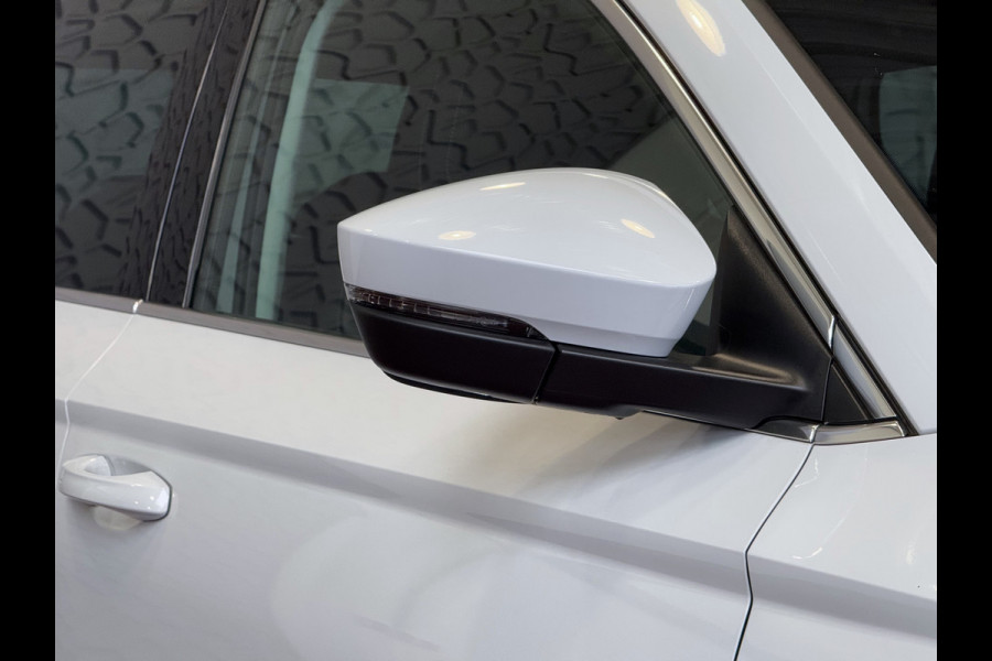 Škoda Karoq 1.5 TSI 150 PK CARPLAY NAVI VIR.COCKPIT STOEL/STUUR VERW. ADAP.CRUISE 2024
