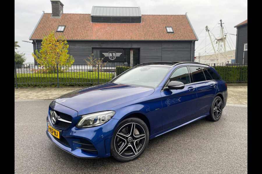 Mercedes-Benz C-Klasse Estate 300 e Hybride AMG NIGHT-PAKKET PANORAMADAK 360" CAMERA TREKHAAK Mercedes-Benz C-Klasse Estate 300 e Hybride AMG NIGHT-PAKKET PANORAMADAK 360" CAMERA TREKHAAK