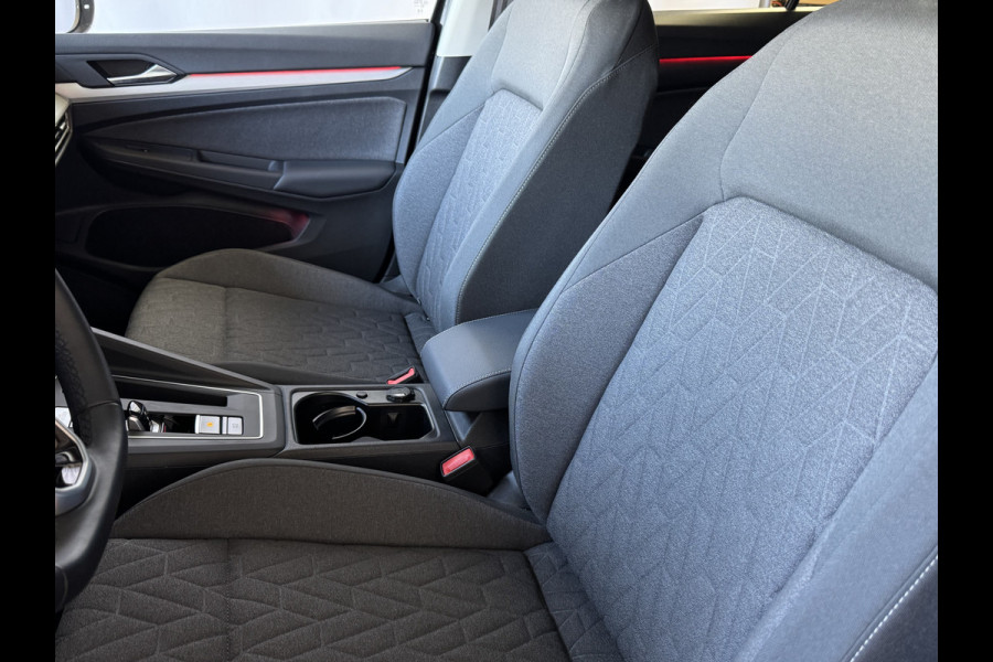 Volkswagen Golf ✅1.5eTSI 150 PK✅ EDITION LED CARPLAY NAVI CAMERA STOEL/STUUR VERW KEYLESS MHEV "Volkswagen rijden begint bij Topautos.nl – 75 topmodellen direct op voorraad!"