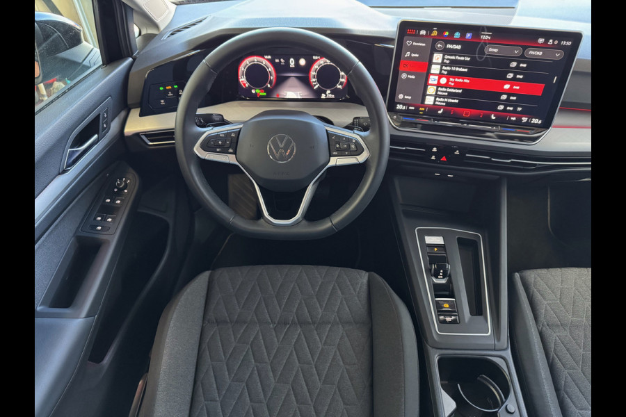 Volkswagen Golf ✅1.5eTSI 150 PK✅ EDITION LED CARPLAY NAVI CAMERA STOEL/STUUR VERW KEYLESS MHEV "Volkswagen rijden begint bij Topautos.nl – 75 topmodellen direct op voorraad!"
