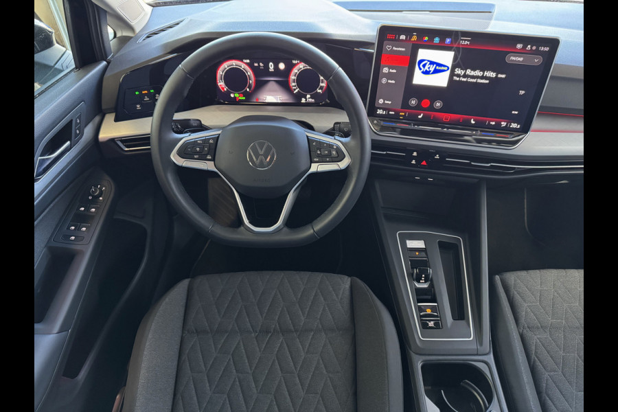 Volkswagen Golf ✅1.5eTSI 150 PK✅ EDITION LED CARPLAY NAVI CAMERA STOEL/STUUR VERW KEYLESS MHEV "Volkswagen rijden begint bij Topautos.nl – 75 topmodellen direct op voorraad!"