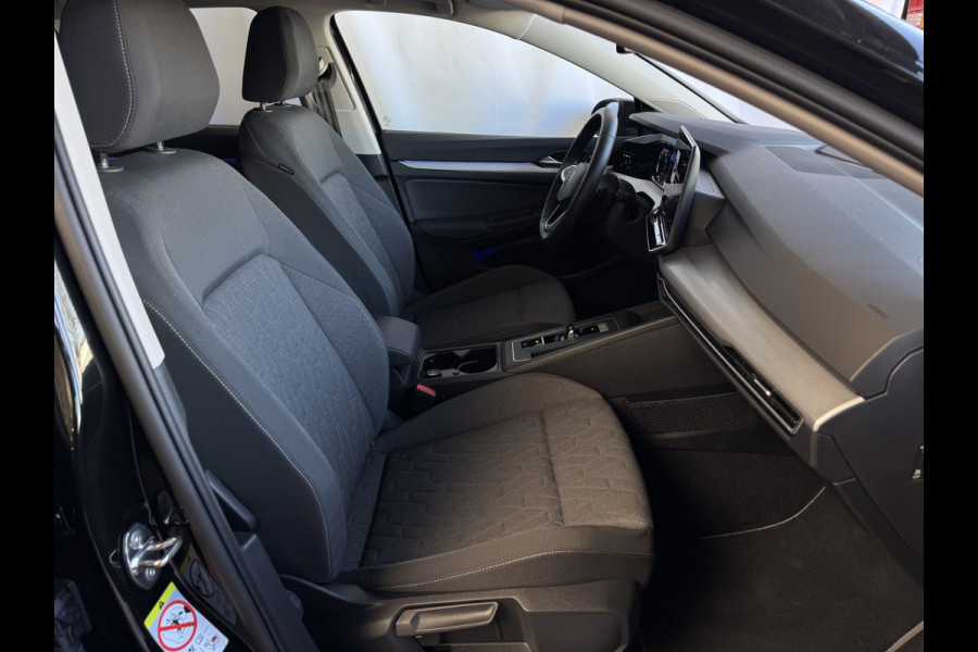 Volkswagen Golf ✅1.5eTSI 150 PK✅ EDITION LED CARPLAY NAVI CAMERA STOEL/STUUR VERW KEYLESS MHEV "Volkswagen rijden begint bij Topautos.nl – 75 topmodellen direct op voorraad!"