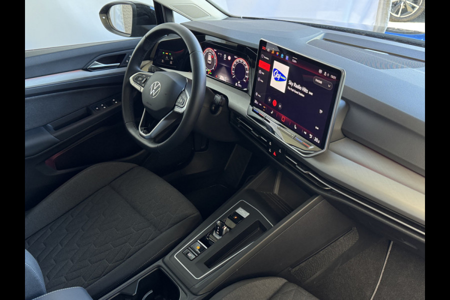 Volkswagen Golf ✅1.5eTSI 150 PK✅ EDITION LED CARPLAY NAVI CAMERA STOEL/STUUR VERW KEYLESS MHEV "Volkswagen rijden begint bij Topautos.nl – 75 topmodellen direct op voorraad!"