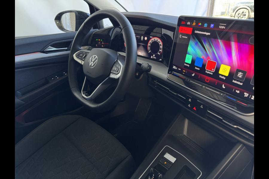 Volkswagen Golf ✅1.5eTSI 150 PK✅ EDITION LED CARPLAY NAVI CAMERA STOEL/STUUR VERW KEYLESS MHEV "Volkswagen rijden begint bij Topautos.nl – 75 topmodellen direct op voorraad!"