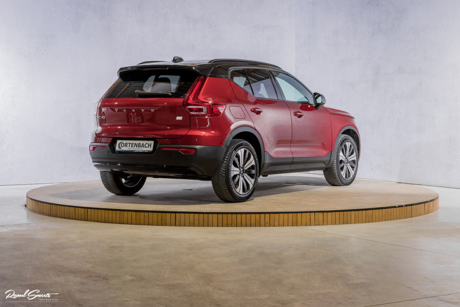 Volvo XC40 1.5 T4 Plug-in hybrid Ultimate Dark | Panorama dak | Zwenkbare trekhaak | Adaptieve cruise | Harman Kardon | Volvo XC40 1.5 T4 Plug-in hybrid Ultimate Dark | Panorama dak | Zwenkbare trekhaak | Adaptieve cruise | Harman Kardon |
