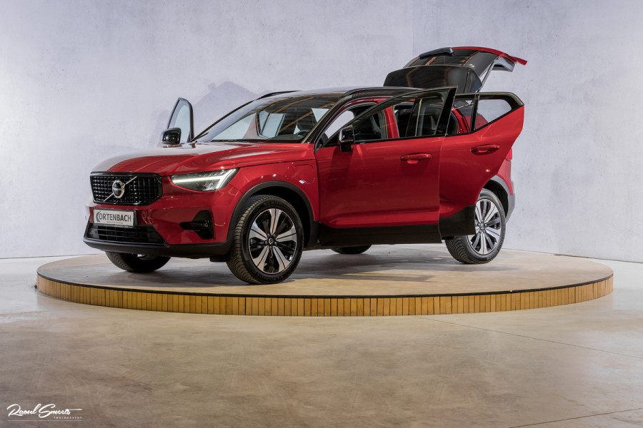 Volvo XC40 1.5 T4 Plug-in hybrid Ultimate Dark | Panorama dak | Zwenkbare trekhaak | Adaptieve cruise | Harman Kardon | Volvo XC40 1.5 T4 Plug-in hybrid Ultimate Dark | Panorama dak | Zwenkbare trekhaak | Adaptieve cruise | Harman Kardon |