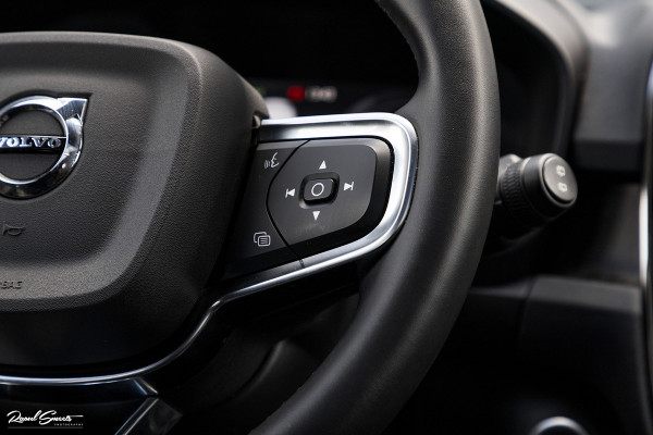 Volvo XC40 1.5 T4 Plug-in hybrid Ultimate Dark | Panorama dak | Zwenkbare trekhaak | Adaptieve cruise | Harman Kardon | Volvo XC40 1.5 T4 Plug-in hybrid Ultimate Dark | Panorama dak | Zwenkbare trekhaak | Adaptieve cruise | Harman Kardon |