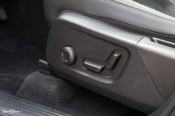 Volvo XC40 1.5 T4 Plug-in hybrid Ultimate Dark | Panorama dak | Zwenkbare trekhaak | Adaptieve cruise | Harman Kardon | Volvo XC40 1.5 T4 Plug-in hybrid Ultimate Dark | Panorama dak | Zwenkbare trekhaak | Adaptieve cruise | Harman Kardon |