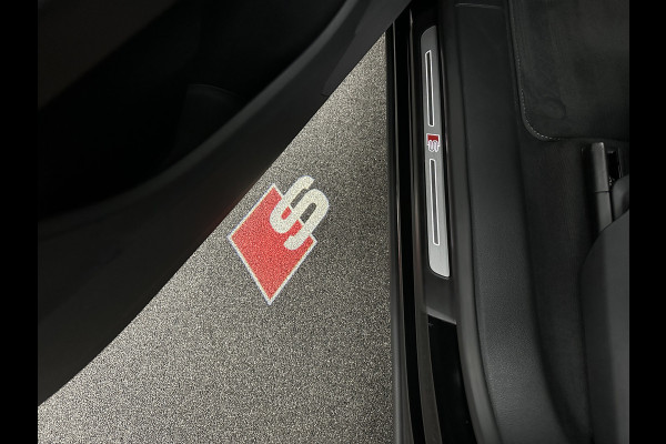 Audi Q8 60e 462pk Competition Plus | RS Seats | ACC | Panodak | 360 Camera | Nachtzicht | Softclose | 64700,= EX BTW | Headup | 2x Memory | Bank & Stuurverwarming | 22"| Trekhaak | Carplay | Standverwaming | Matrix Led | Lane & Side assist | Isolatieglas | Bovag Garantie.