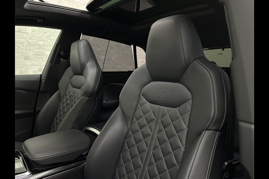 Audi Q8 60e 462pk Competition Plus | RS Seats | ACC | Panodak | 360 Camera | Nachtzicht | Softclose | 64700,= EX BTW | Headup | 2x Memory | Bank & Stuurverwarming | 22"| Trekhaak | Carplay | Standverwaming | Matrix Led | Lane & Side assist | Isolatieglas | Bovag Garantie.