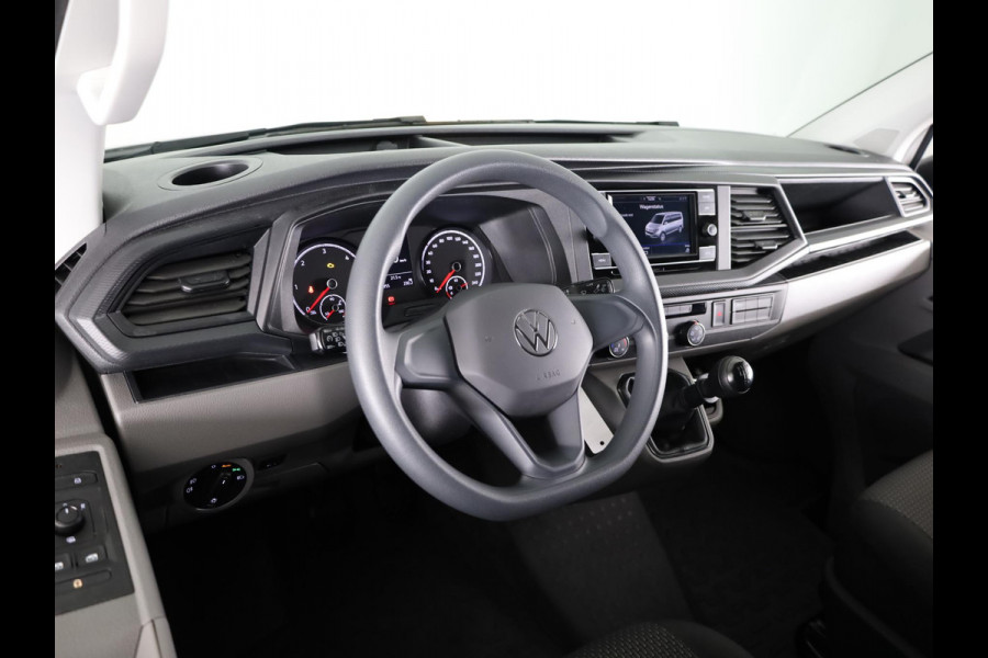 Volkswagen Transporter 2.0 TDI L2H3 28 110 PK | Verlengde garantie | Navigatie via app | Trekhaak | Parkeersensoren | Cruise control | Volkswagen Transporter 2.0 TDI L2H3 28 110 PK | Verlengde garantie | Navigatie via app | Trekhaak | Parkeersensoren | Cruise control |