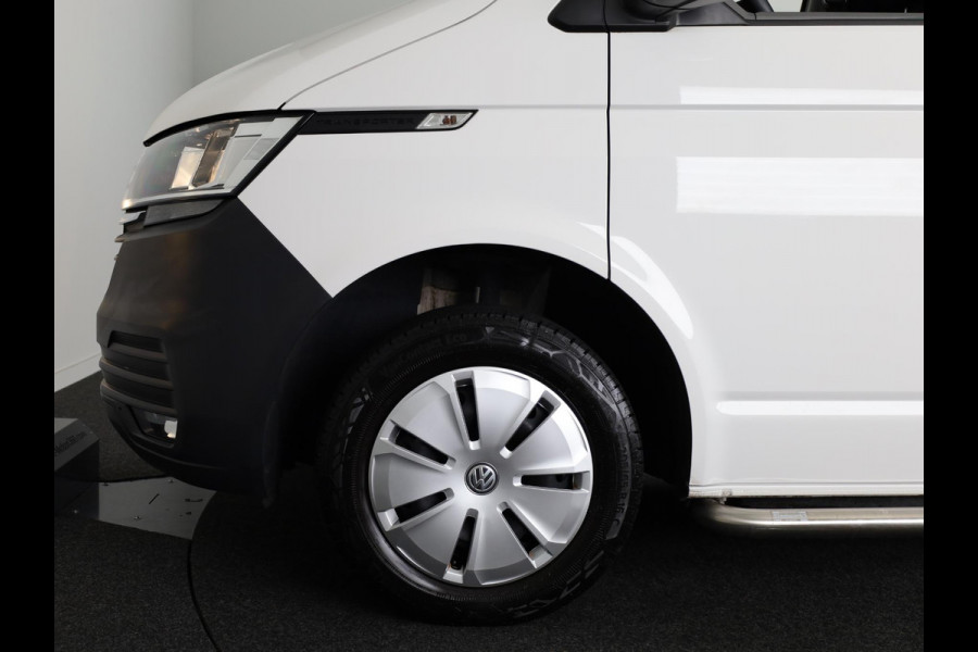 Volkswagen Transporter 2.0 TDI L2H3 28 110 PK | Verlengde garantie | Navigatie via app | Trekhaak | Parkeersensoren | Cruise control | Volkswagen Transporter 2.0 TDI L2H3 28 110 PK | Verlengde garantie | Navigatie via app | Trekhaak | Parkeersensoren | Cruise control |