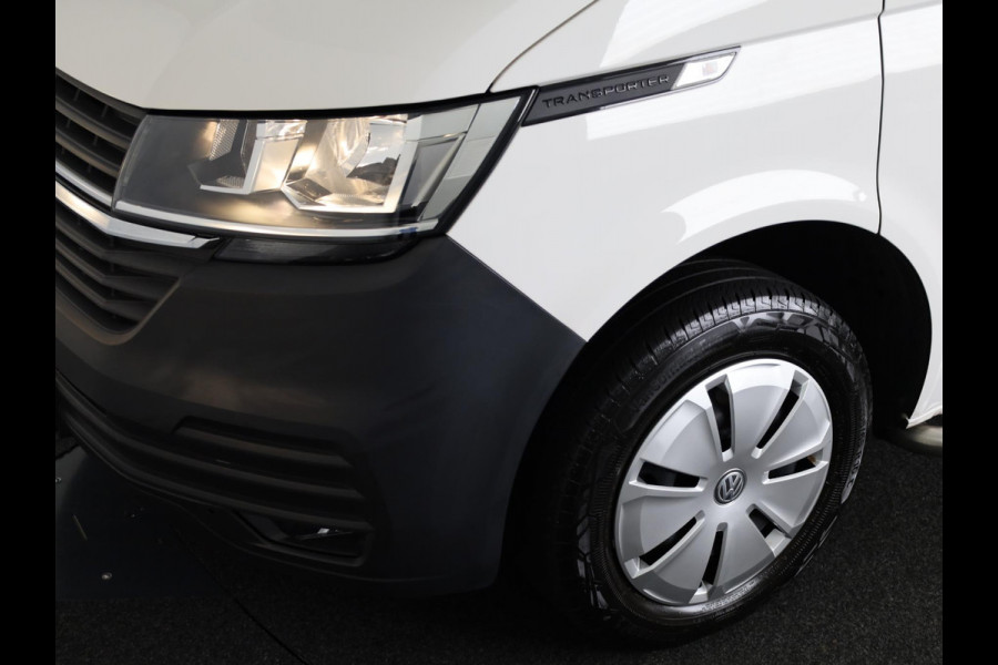 Volkswagen Transporter 2.0 TDI L2H3 28 110 PK | Verlengde garantie | Navigatie via app | Trekhaak | Parkeersensoren | Cruise control | Volkswagen Transporter 2.0 TDI L2H3 28 110 PK | Verlengde garantie | Navigatie via app | Trekhaak | Parkeersensoren | Cruise control |