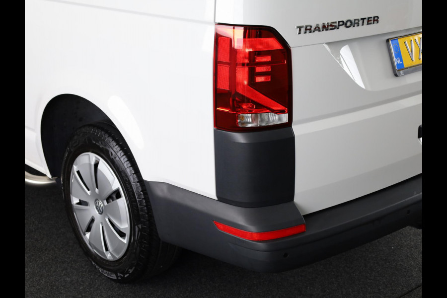 Volkswagen Transporter 2.0 TDI L2H3 28 110 PK | Verlengde garantie | Navigatie via app | Trekhaak | Parkeersensoren | Cruise control | Volkswagen Transporter 2.0 TDI L2H3 28 110 PK | Verlengde garantie | Navigatie via app | Trekhaak | Parkeersensoren | Cruise control |