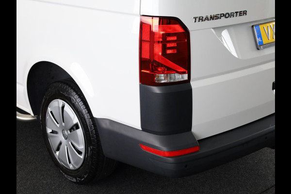 Volkswagen Transporter 2.0 TDI L2H3 28 110 PK | Verlengde garantie | Navigatie via app | Trekhaak | Parkeersensoren | Cruise control | Volkswagen Transporter 2.0 TDI L2H3 28 110 PK | Verlengde garantie | Navigatie via app | Trekhaak | Parkeersensoren | Cruise control |
