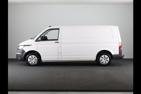 Volkswagen Transporter 2.0 TDI L2H3 28 110 PK | Verlengde garantie | Navigatie via app | Trekhaak | Parkeersensoren | Cruise control | Volkswagen Transporter 2.0 TDI L2H3 28 110 PK | Verlengde garantie | Navigatie via app | Trekhaak | Parkeersensoren | Cruise control |