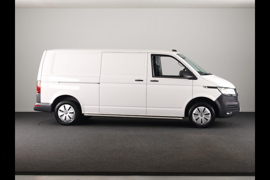 Volkswagen Transporter 2.0 TDI L2H3 28 110 PK | Verlengde garantie | Navigatie via app | Trekhaak | Parkeersensoren | Cruise control | Volkswagen Transporter 2.0 TDI L2H3 28 110 PK | Verlengde garantie | Navigatie via app | Trekhaak | Parkeersensoren | Cruise control |
