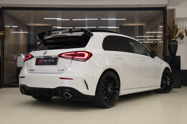 Mercedes-Benz A-Klasse AMG 35 4MATIC PANO/CAM/BURM/BLINDESPOT/NIGHTPAKET/BOMVOL