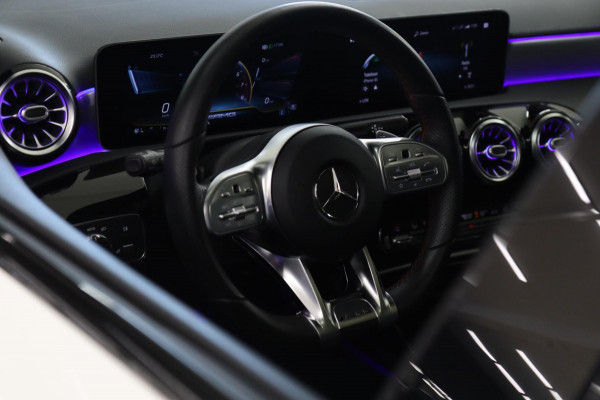 Mercedes-Benz A-Klasse AMG 35 4MATIC PANO/CAM/BURM/BLINDESPOT/NIGHTPAKET/BOMVOL