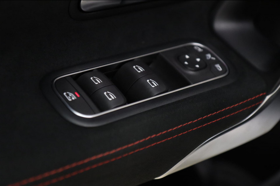 Mercedes-Benz A-Klasse AMG 35 4MATIC PANO/CAM/BURM/BLINDESPOT/NIGHTPAKET/BOMVOL