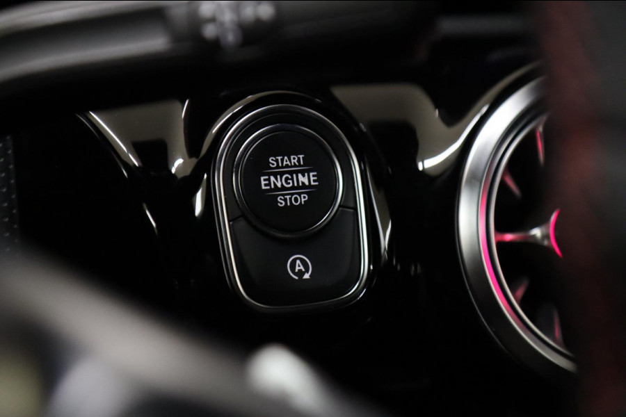 Mercedes-Benz A-Klasse AMG 35 4MATIC PANO/CAM/BURM/BLINDESPOT/NIGHTPAKET/BOMVOL