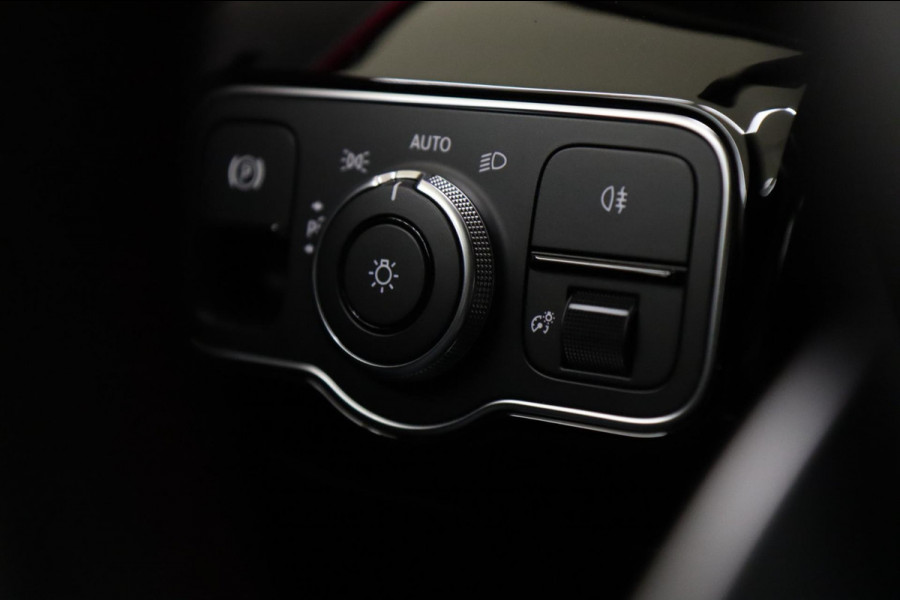 Mercedes-Benz A-Klasse AMG 35 4MATIC PANO/CAM/BURM/BLINDESPOT/NIGHTPAKET/BOMVOL