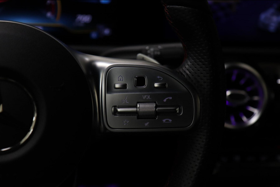 Mercedes-Benz A-Klasse AMG 35 4MATIC PANO/CAM/BURM/BLINDESPOT/NIGHTPAKET/BOMVOL