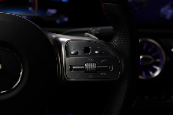 Mercedes-Benz A-Klasse AMG 35 4MATIC PANO/CAM/BURM/BLINDESPOT/NIGHTPAKET/BOMVOL