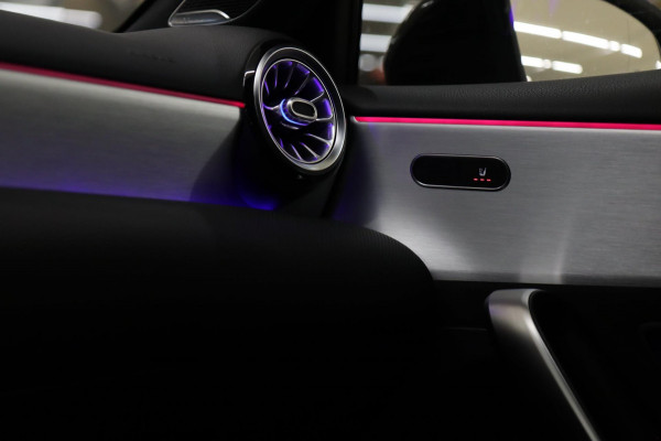 Mercedes-Benz A-Klasse AMG 35 4MATIC PANO/CAM/BURM/BLINDESPOT/NIGHTPAKET/BOMVOL