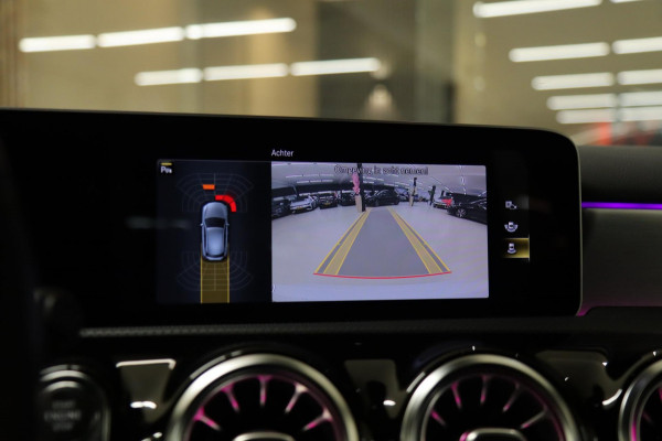 Mercedes-Benz A-Klasse AMG 35 4MATIC PANO/CAM/BURM/BLINDESPOT/NIGHTPAKET/BOMVOL