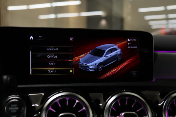 Mercedes-Benz A-Klasse AMG 35 4MATIC PANO/CAM/BURM/BLINDESPOT/NIGHTPAKET/BOMVOL