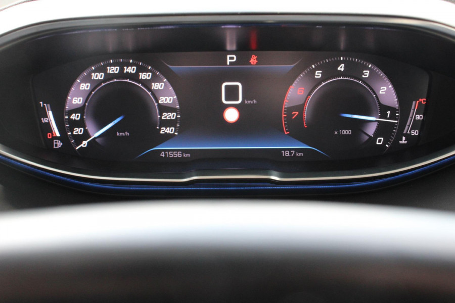 Peugeot 3008 1.2 PureTech 130pk Automaat Allure Navigatie Climate Control Parkeer sensoren Camera