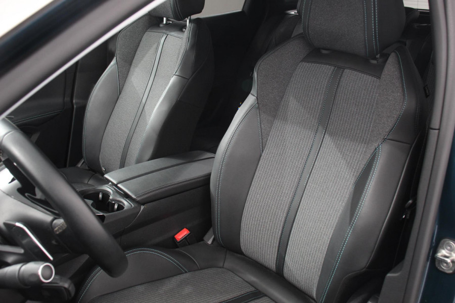 Peugeot 3008 1.2 PureTech 130pk Automaat Allure Navigatie Climate Control Parkeer sensoren Camera