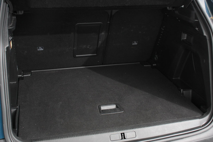 Peugeot 3008 1.2 PureTech 130pk Automaat Allure Navigatie Climate Control Parkeer sensoren Camera