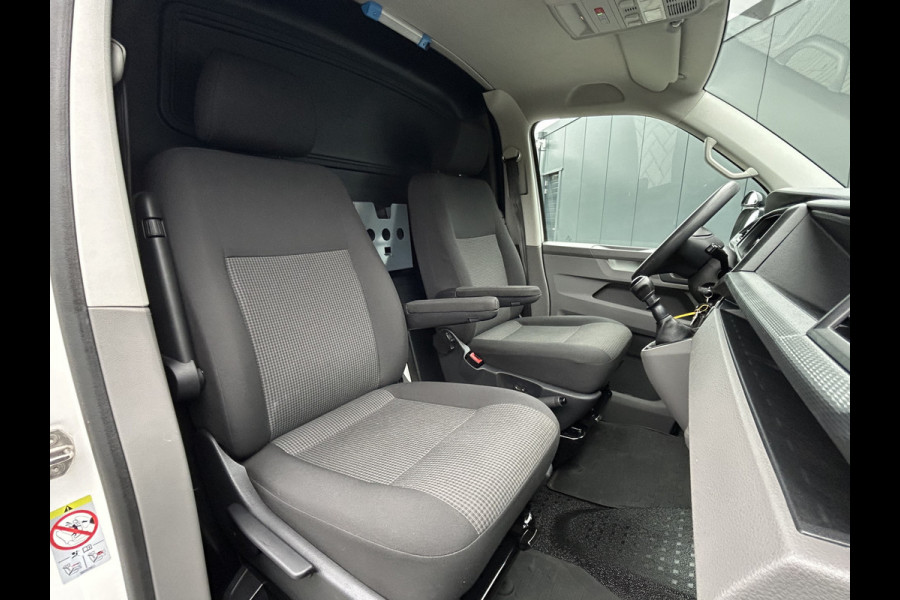 Volkswagen Transporter 2.0 TDI COMFORTLINE / L2H1 / 53.418 KM !! / SORTIMO INRICHTING / 1e EIG. / CAMERA / AIRCO / CRUISE / APPLE CARPLAY / PDC Volkswagen Transporter 2.0 TDI COMFORTLINE / L2H1 / 53.418 KM !! / SORTIMO INRICHTING / 1e EIG. / CAMERA / AIRCO / CRUISE / APPLE CARPLAY / PDC