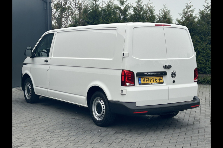 Volkswagen Transporter 2.0 TDI COMFORTLINE / L2H1 / 53.418 KM !! / SORTIMO INRICHTING / 1e EIG. / CAMERA / AIRCO / CRUISE / APPLE CARPLAY / PDC Volkswagen Transporter 2.0 TDI COMFORTLINE / L2H1 / 53.418 KM !! / SORTIMO INRICHTING / 1e EIG. / CAMERA / AIRCO / CRUISE / APPLE CARPLAY / PDC